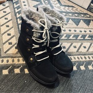 Sorel Black Winter Boots with Gray Fur